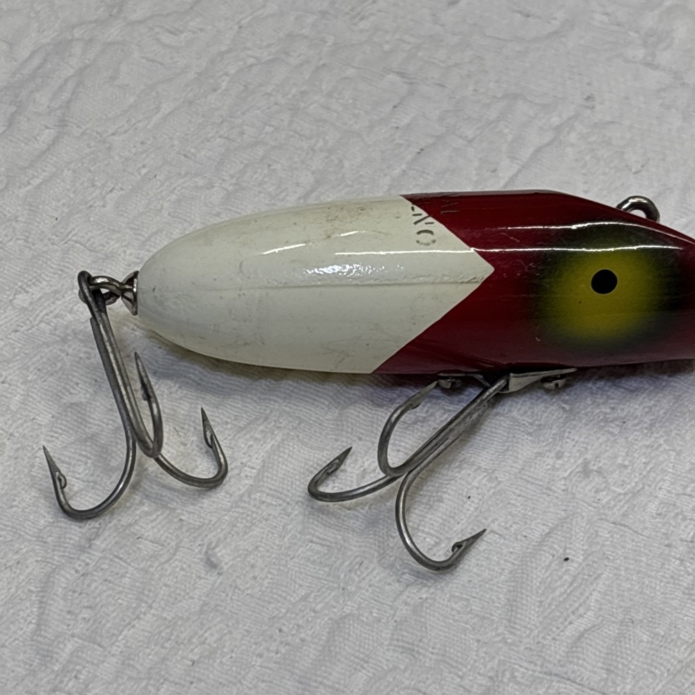 south bend bass obite red and white..2 3/4 inch